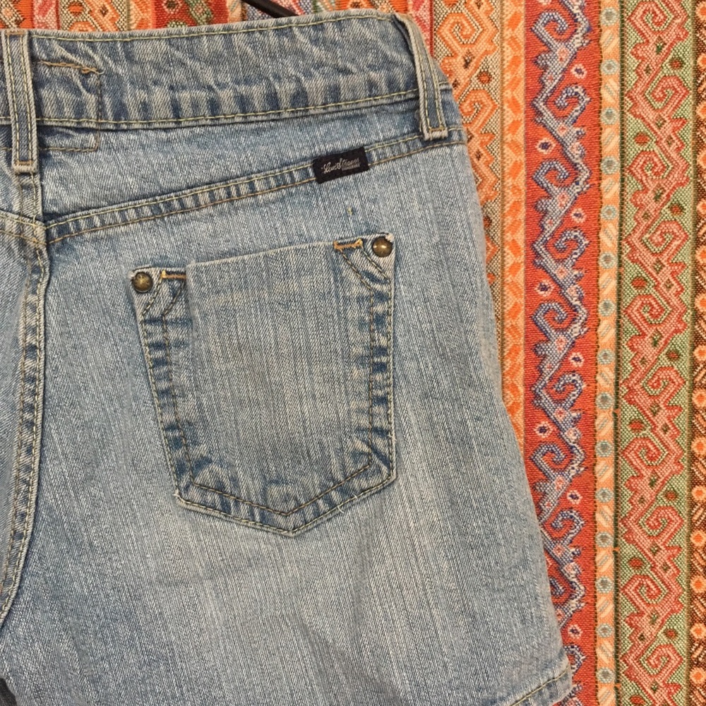 Vintage Levi’s jean shorts